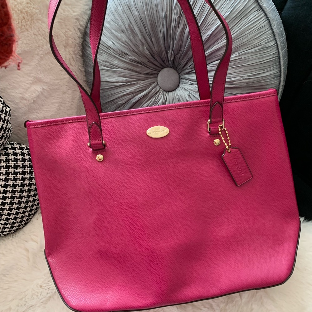 NWT COACH ZIP TOP TOTE IN CROSSGRAIN LEATHER